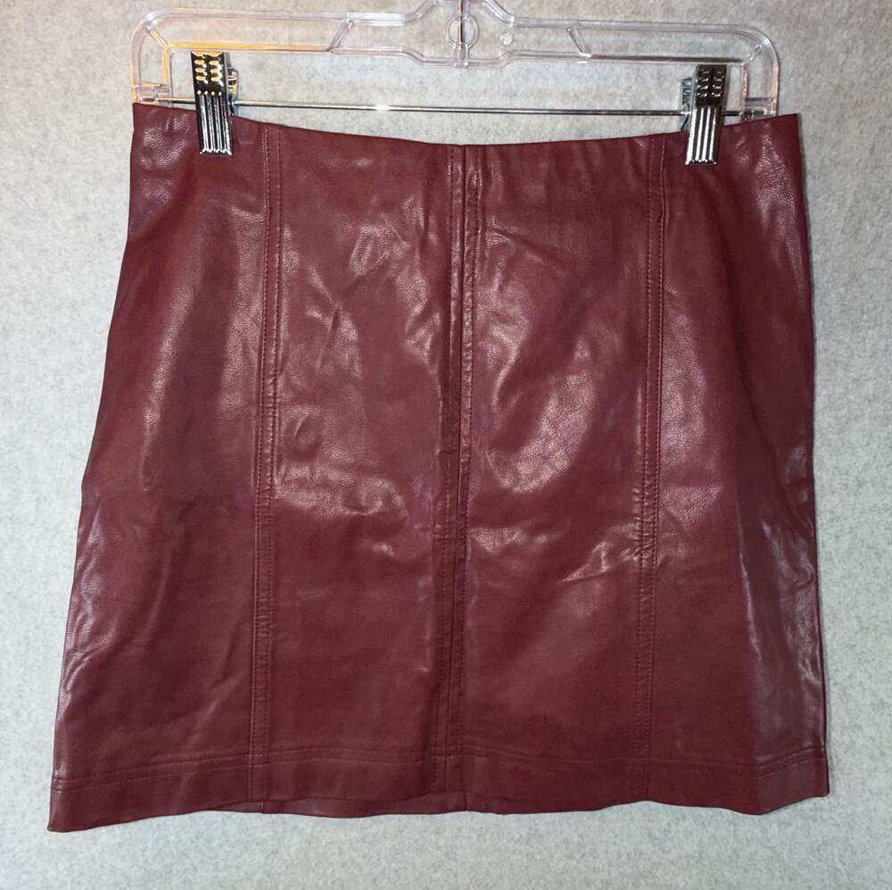 She + Sky Women's Maroon Faux Leather Mini Skirt Lined Straight Medium Half Zip